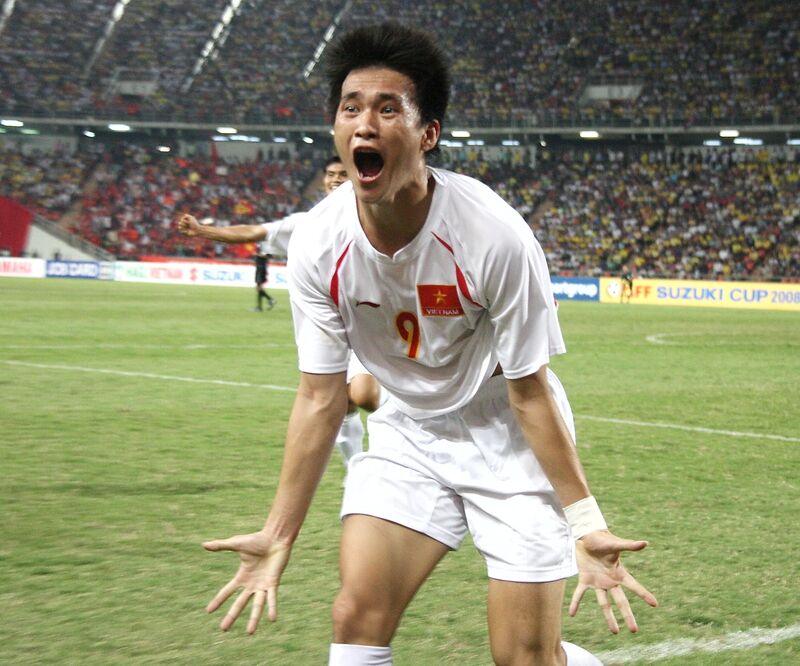 Lê Công Vinh ăn mừng bàn thắng lịch sử tại AFF Cup 2008