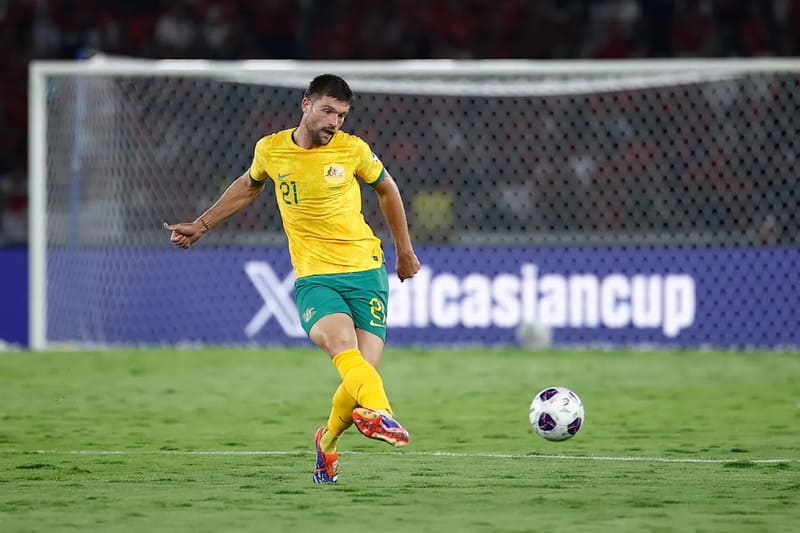 Cameron Burgess chạm đến giấc mơ Premier League