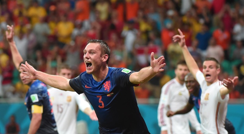 Stefan de Vrij dẫn dắt hàng thủ Hà Lan trong trận thắng tại World Cup 2014
