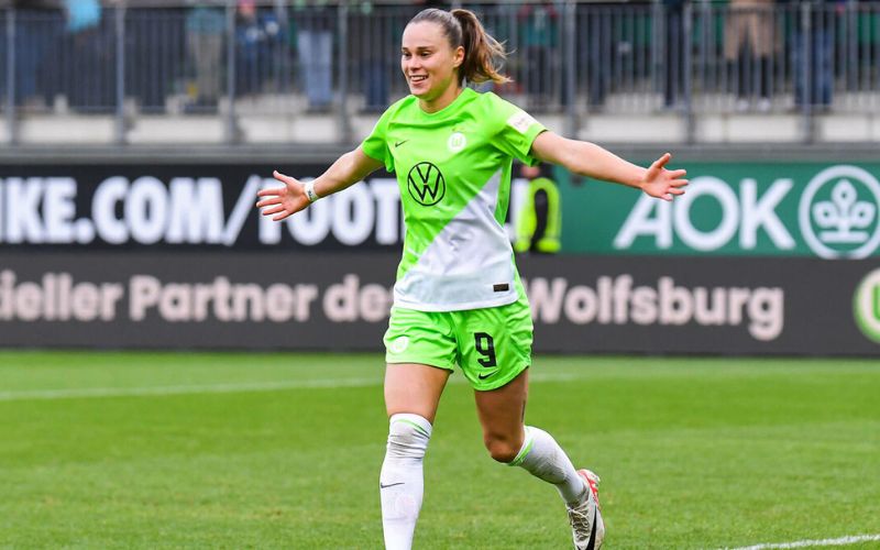 Tiền đạo Ba Lan chinh phục nước Đức cùng Wolfsburg